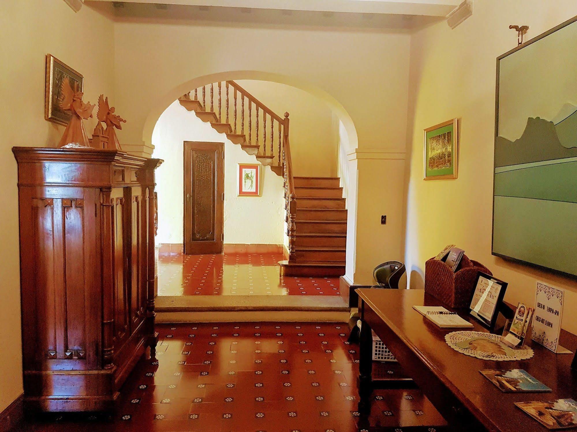 Casa Carmel Bed & Breakfast Guatemala City Exterior photo
