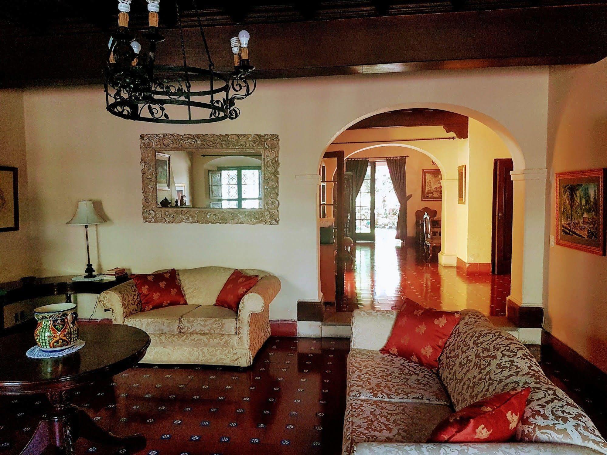 Casa Carmel Bed & Breakfast Guatemala City Exterior photo