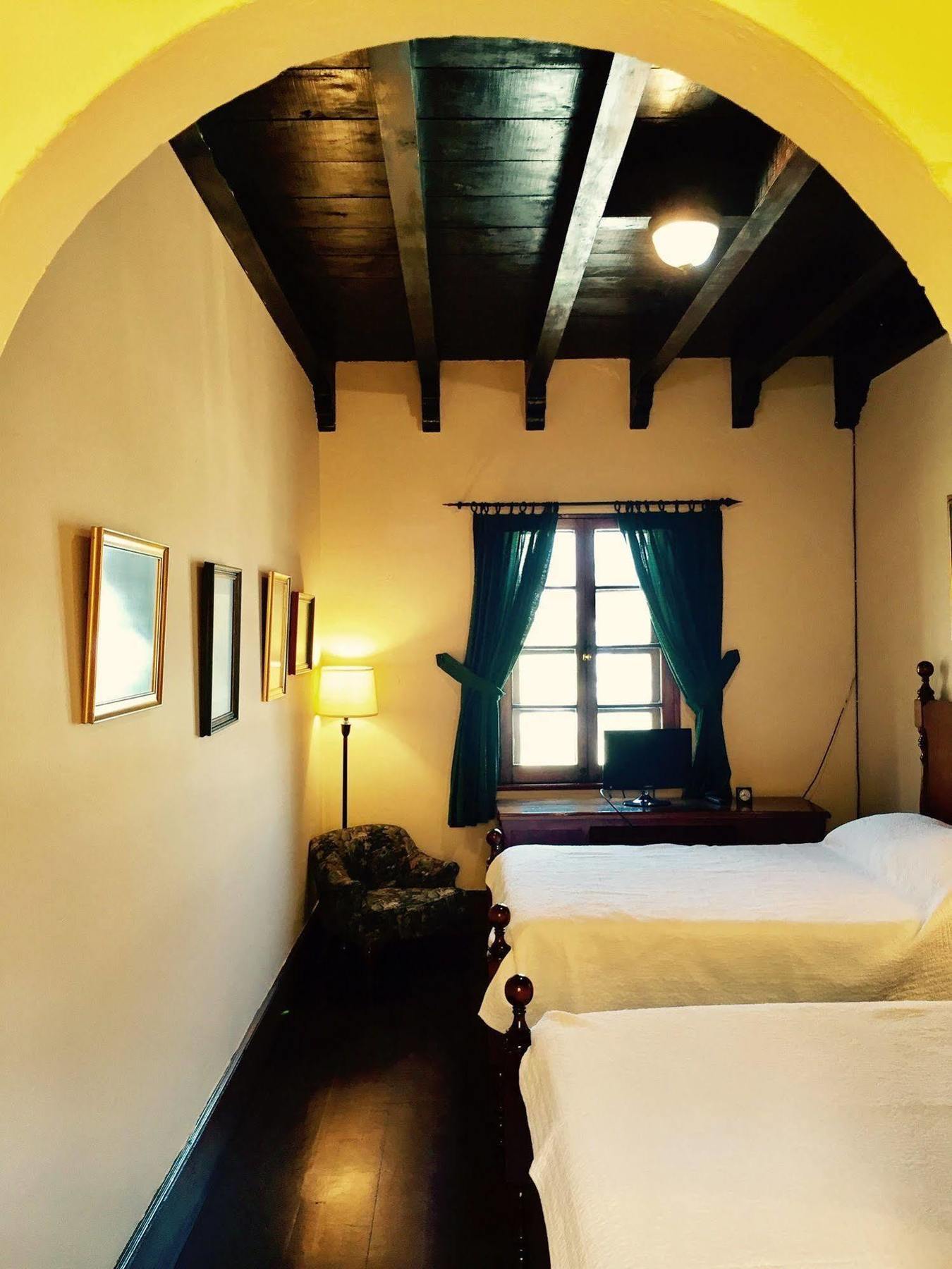 Casa Carmel Bed & Breakfast Guatemala City Exterior photo